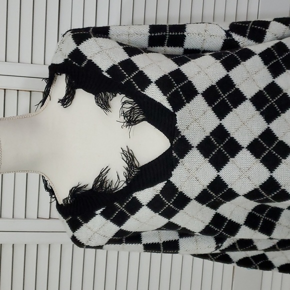 Just Polly Black and White Frayed Distressed Fringe Sweater, Size Large - Picture 3 of 9